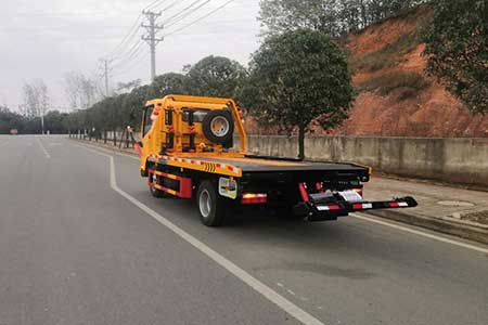 广州天河道路救援送油/道路免费救援/紧急道路救援/高速救援拖车